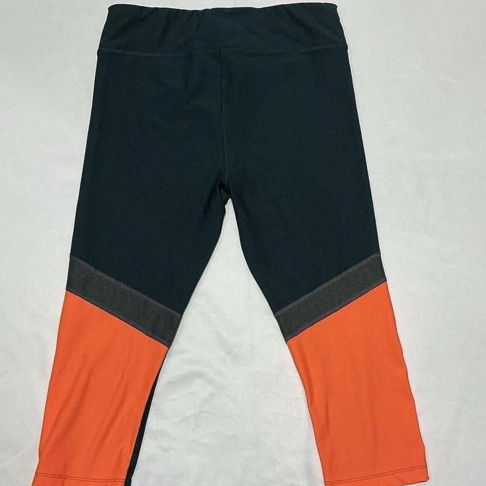 Under Armour Leggings Capris Womens Medium Green Heat Gear Activewear Running - Picture 2 of 6